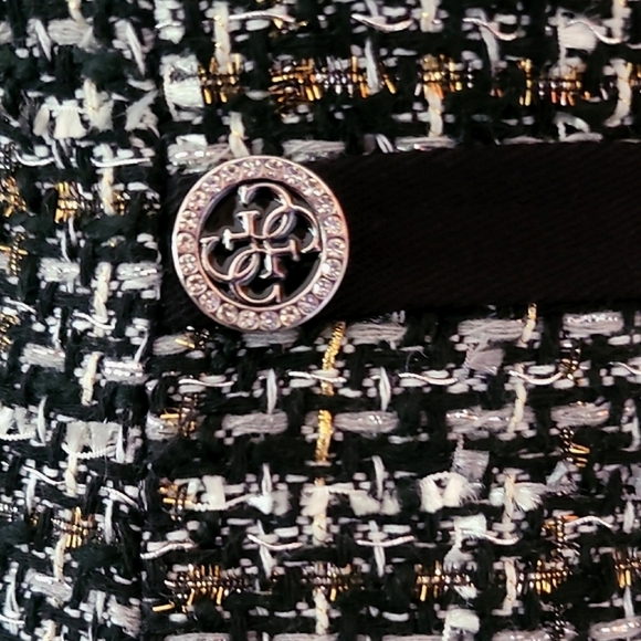 Guess Black and White Mini Dress with Chic Appeal - Picture 4 of 10